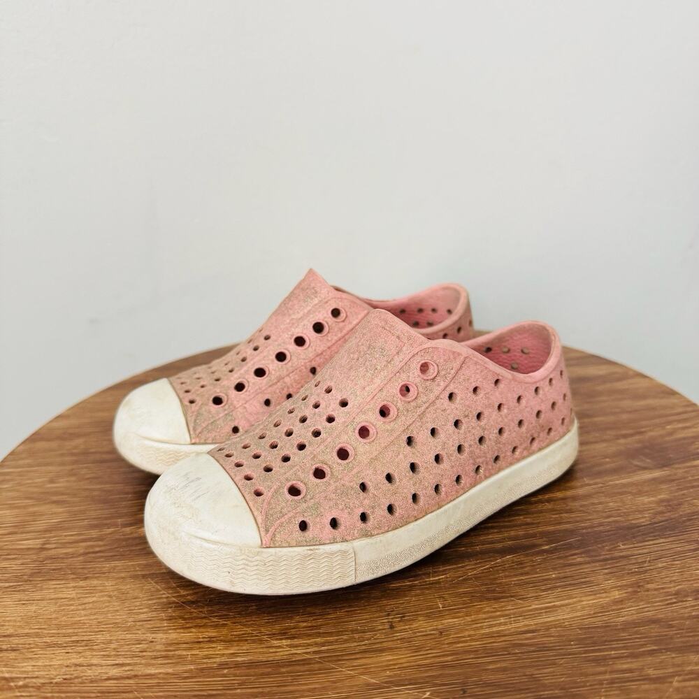 Native Jefferson Bling Pink Perforated Shoes Girls Size 9